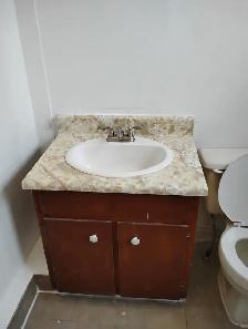 2 Bedroom apt for rent renovated including heat, hydro, water - Photo 9