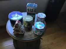 Christmas Decor and Tins - Photo 3