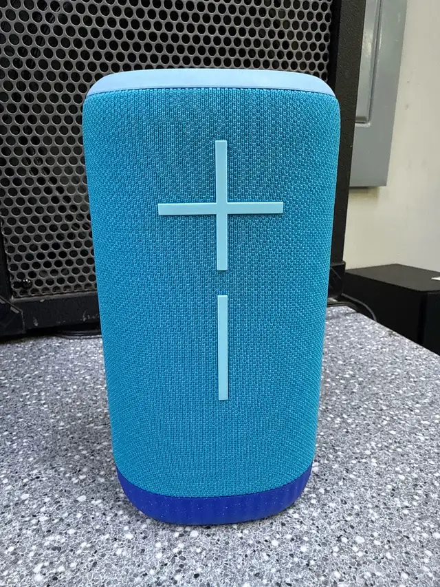 Ultimate Ears Everboom Bluetooth speaker- Teal
