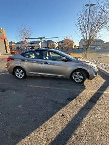 2013 Hyundai Elantra - Photo 2