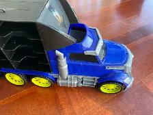 LARGE TOY TRUCK/transport carrier - Photo 4