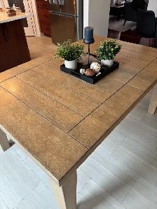 Kitchen Table - Photo 2