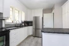 All-Brick Bungalow, Garage & Hot Tub - 885 Adelaide St - Photo 4
