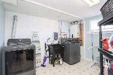 All-Brick Bungalow, Garage & Hot Tub - 885 Adelaide St - Photo 9