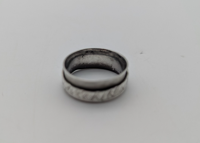 (B6636) Ring Silver 925 5.7 grams Size 9