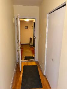 4.5  (2 bedroom apartment) Westmount November walk to MUHC - Photo 4