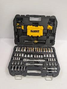 (B6438) Dewalt Tool Set Missing 2 Bit In Case