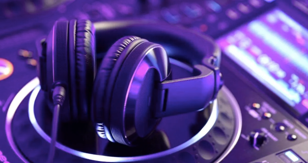 Professional Wedding DJ - Available for Ceremonies & Receptions