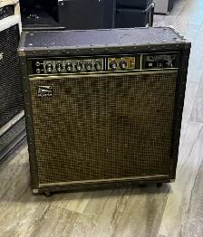 ROLAND JC-80 Jazz  Chorus Combo Amplifier