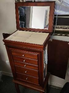 ANTIQUE JEWELRY CABINET BOWMANVILLE