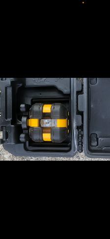 DEWALT Green  Cross Line Laser Level - Photo 3