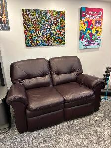 Leather La Z Boy reclining Sofa and Loveseat. - Photo 4