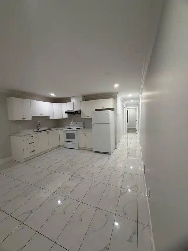 2 bedroom basement for rent in surrey