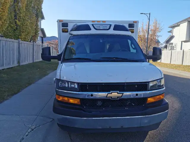 2017 Chevrolet G3500 Cutaway Box Van 6L V8