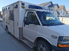 2017 Chevrolet G3500 Cutaway Box Van 6L V8 - Photo 2