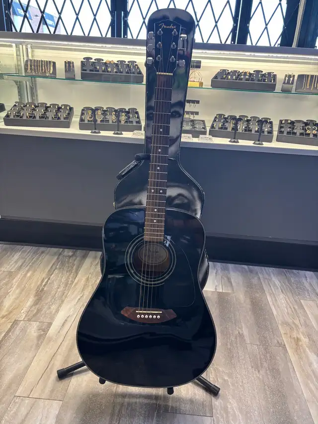 Fender CD110E Black Electric/Acoustic guitar with case