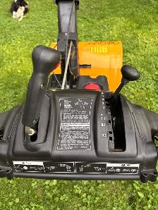 Cub Cadet snowblower 24 - Photo 6