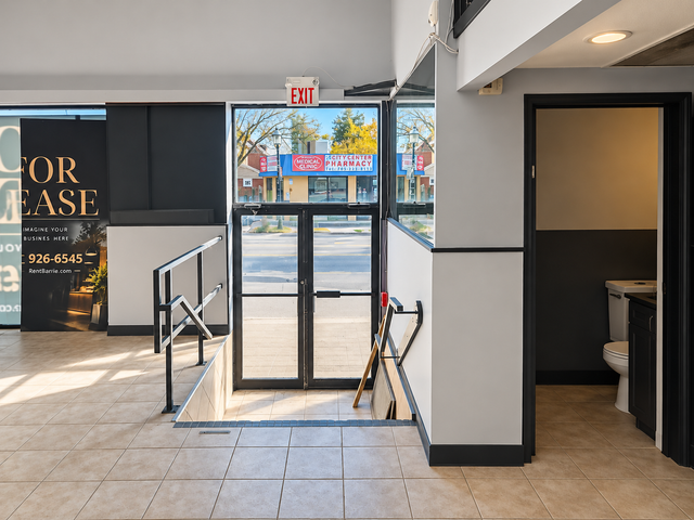 Spacious Commercial Retail / Office Space for Lease in Barrie