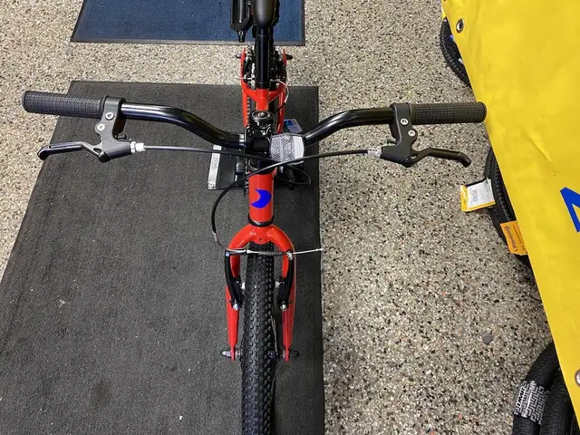BEAUTY LOUIS-GARNEAU 201 CHERRY RED 20' KIDS BIKE