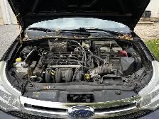 2009 Ford Focus SE Black - Photo 2