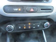 2014 Kia Rondo FX - Photo 12