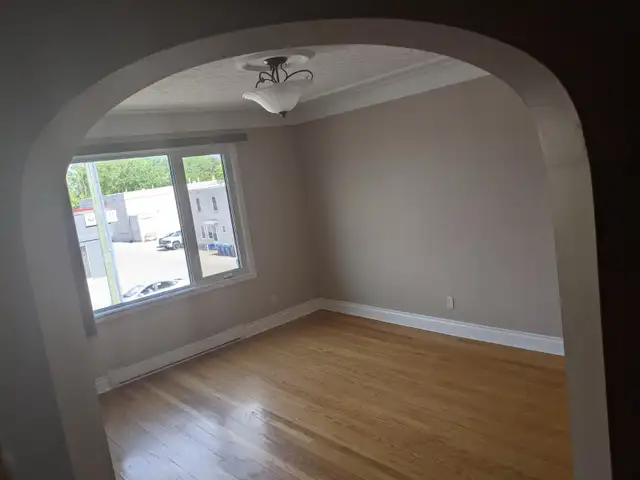 GORGEOUS 3 BEDROOM 2 BATH - ST. BONIFACE