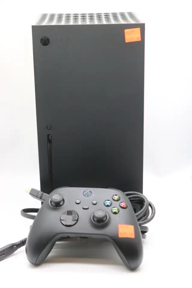 Xbox One X Disc Version w/ Controller (#44259)