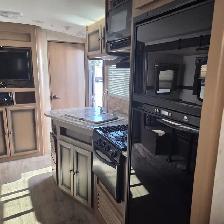 2015 Radiance 22RBDS-WELL EQUIPPED COUPLES COACH,4990 LBS,FINANC - Photo 15