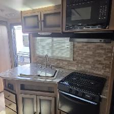 2015 Radiance 22RBDS-WELL EQUIPPED COUPLES COACH,4990 LBS,FINANC - Photo 16