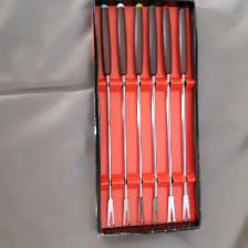 ENSEMBLE NEUF DE 6 FOURCHETTES À FONDU DANS SA BOITE: $10.00 TOU