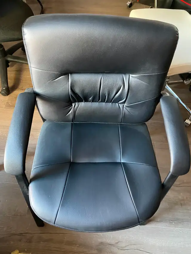 Black Leather Guest Reception Chair with Black Frame Finish