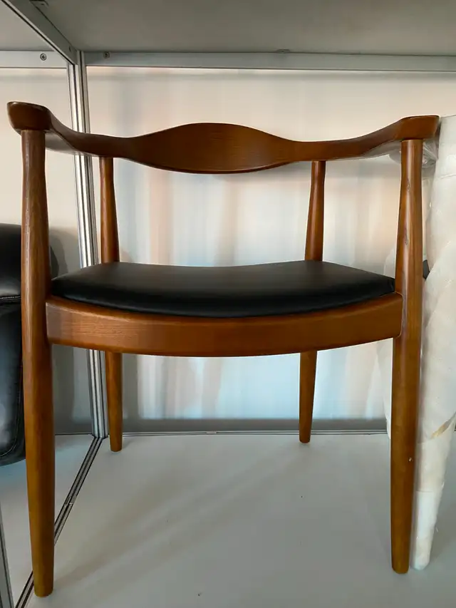 Presidential Round Dining Arm Chair Wood Frame -Black PU Seat