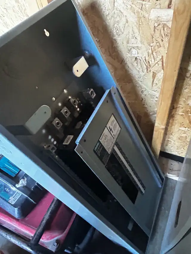 Seimens 3ph 4W 225A 120/208V Load centers