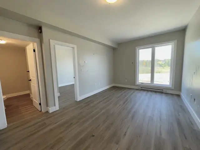 Penetanguishene: 2 Bed, 2 Bath Units (770 sq ft)