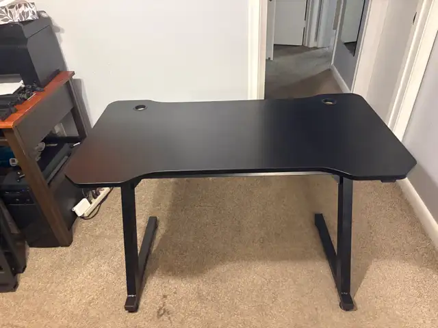Free delivery used Black gaming desk