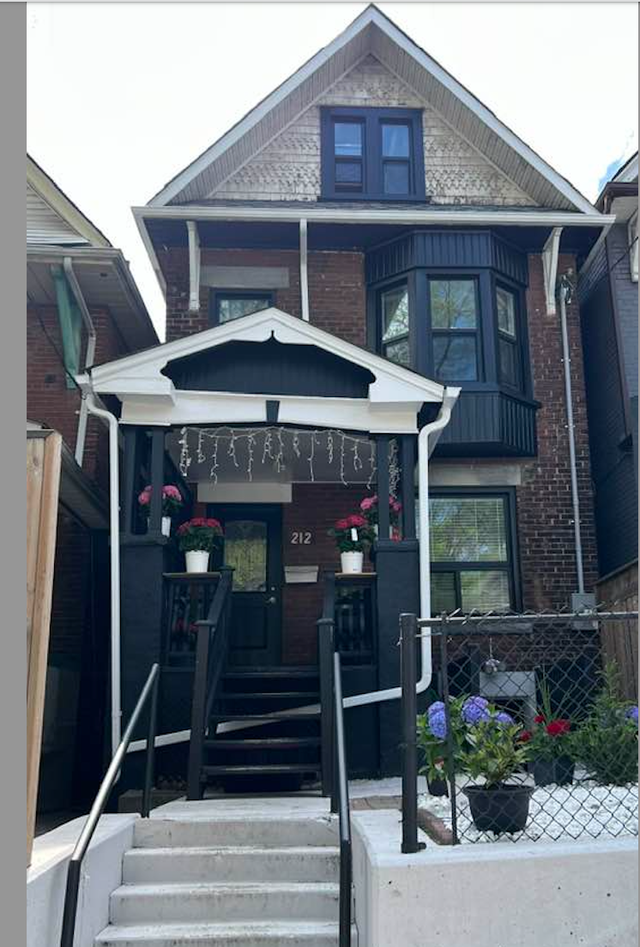 NOV 1 st, Private Furnished Room, in 3-Bedroom furn Apt,HighPark
