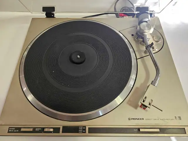 Pioneer PL-200 Vintage Turntable