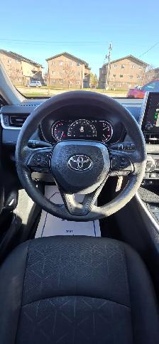2024 Toyota Rav4 LE AWD /ACCIDENT FREE & ONE OWNER/MECHANICALLY - Photo 17