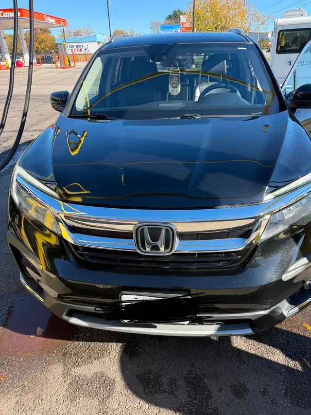 2020 Honda Pilot Touring AWD – Fully Loaded  8 Seater 105,000 km
