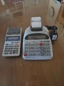 Deux calculatrice sharp et casio