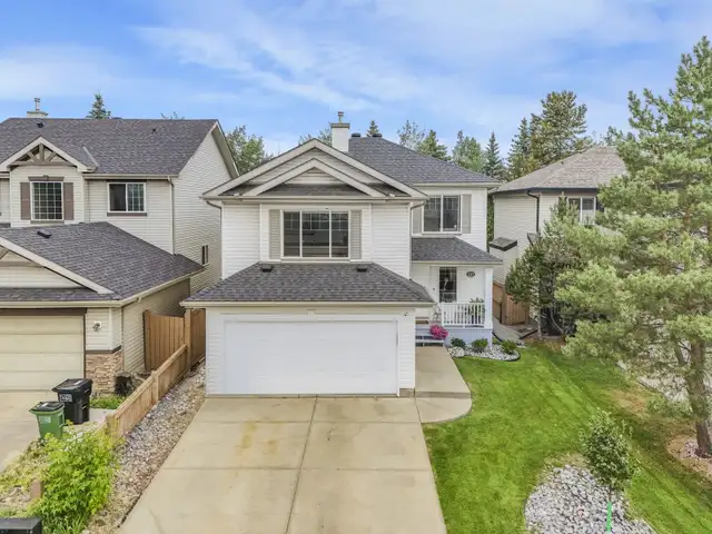 Renovated 4 Bed Hodgson Home, Bonus Room, Solar   EV Charger