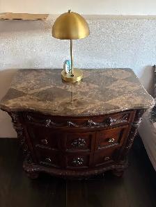 King size bedroom set lightly used /like new for sale . - Photo 3