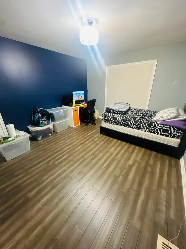 Private room for rent in heartland town centre Mississauga