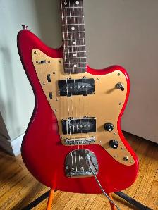 Squier 2017 Deluxe Jazzmaster TR in Candy Apple Red and Gold - Photo 2