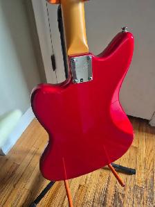 Squier 2017 Deluxe Jazzmaster TR in Candy Apple Red and Gold - Photo 3