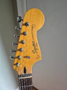 Squier 2017 Deluxe Jazzmaster TR in Candy Apple Red and Gold - Photo 4