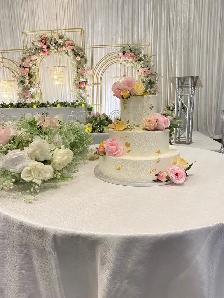 Stunning Cakes wedding cakes with flowers - Photo 2