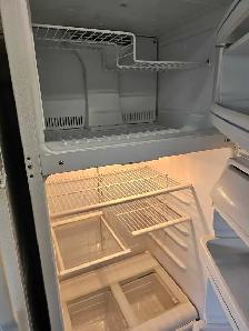 GE REFRIGERATOR  299 - Photo 2
