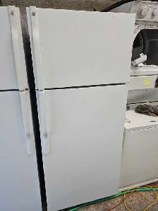 GE REFRIGERATOR  299 - Photo 3