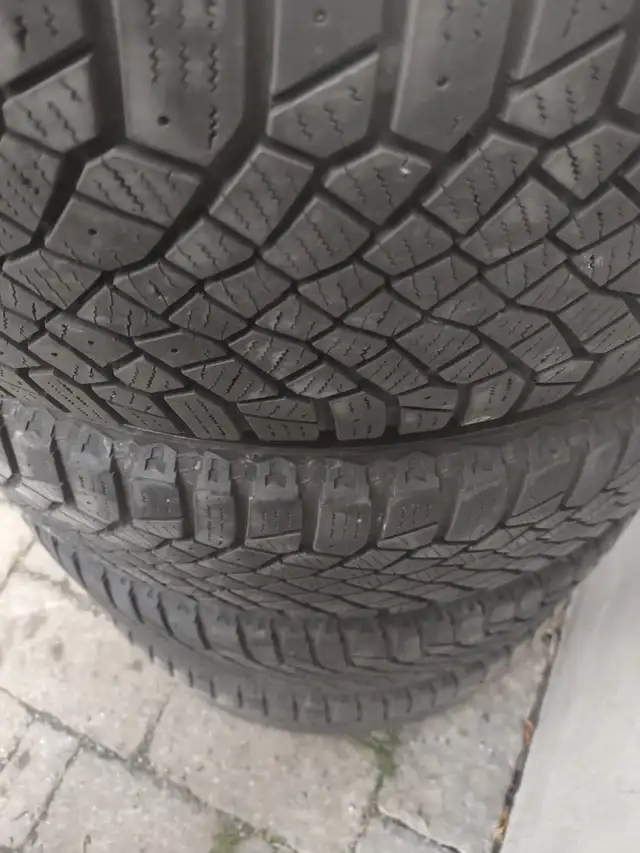 225-60R18x4 pneus hiver Continental IceContact. Excellent état